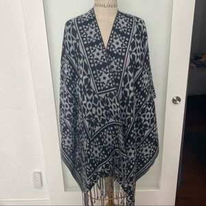 Jules Smith multi wrap poncho cover fringe O/S black gray